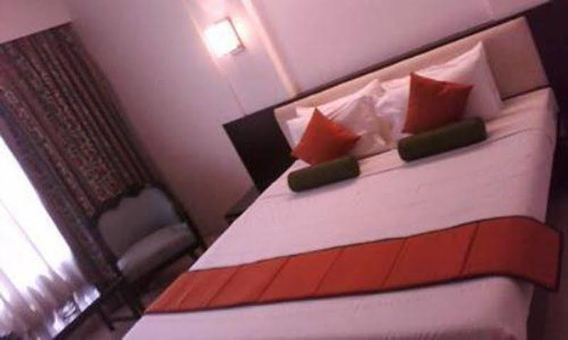 总统大酒店 浦那 外观 照片